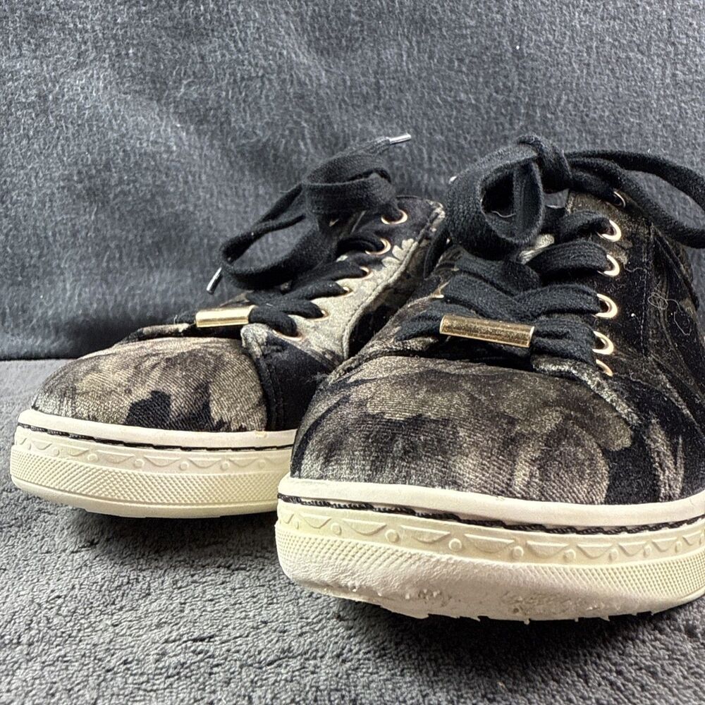 Earth Zag Floral Print Velvet Sneakers Womens Size 8 Black Gray Lace Up Comfort - Picture 3 of 13